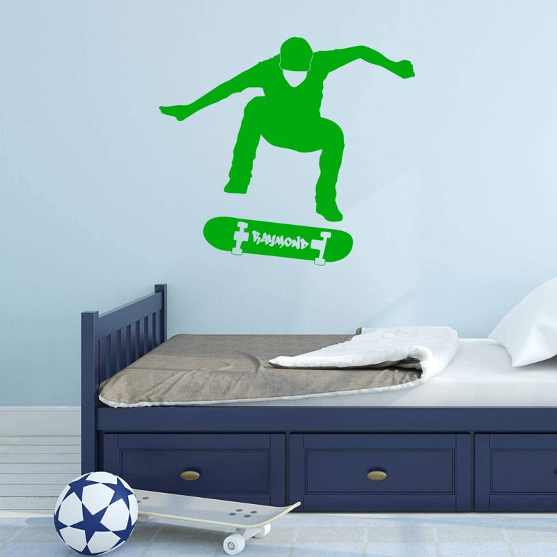Adhésif décoratif Trinx Custom Skateboarder à personnaliser avec le nom de votre choix - CS50, H 14 po x l 15 po, Vert