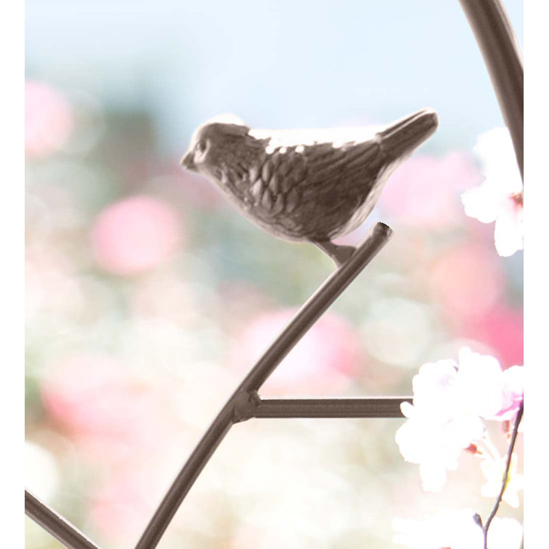 Treillage en fer de style gothique Circle of Birds