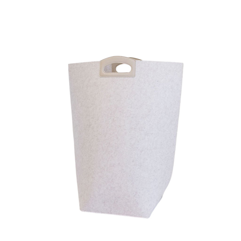 Le panier à linge, Beige