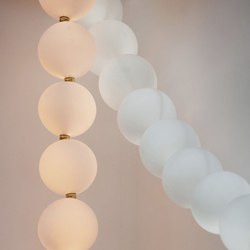 Lustre en laiton clair à intensité variable, Laiton, H 27 po x l 3 po x P 38 po, Blanc