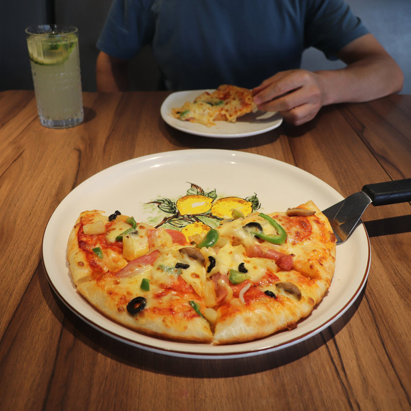 Ensemble de 2 plateaux à pizza ronds 12 po Lorren Home Trends, citron