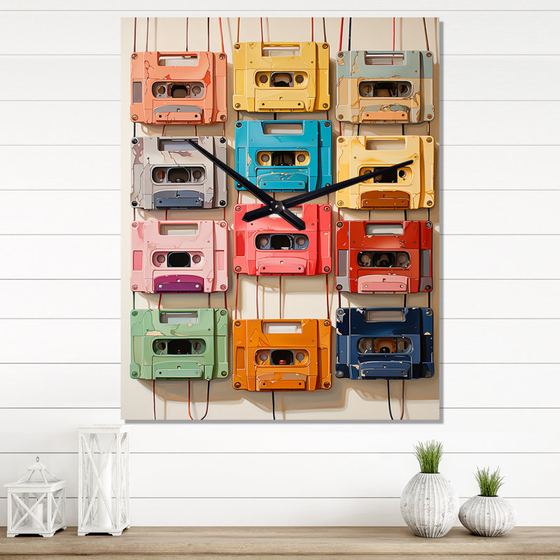 Horloge murale Popart Cassette Tapes, H 32 po x l 24 po x P 1 po