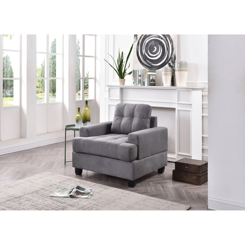 Chaise d'appoint grise avec accoudoirs en selle et rembourrage en mousse - l 38 po x P 34 po x H 36 po Revêtement en microfibre pour un siège moelleux de style transitionnel, rembourré et confortable