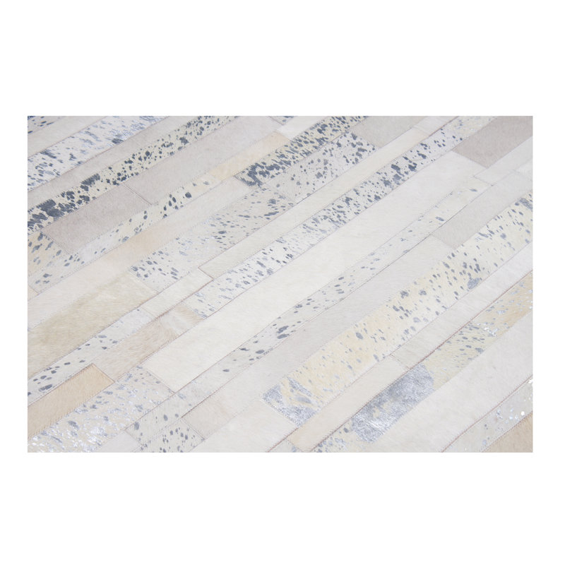 Tapis en cuir de vache fabriqué à la main Iyaad, Rectangle 5 pi x 7 pi