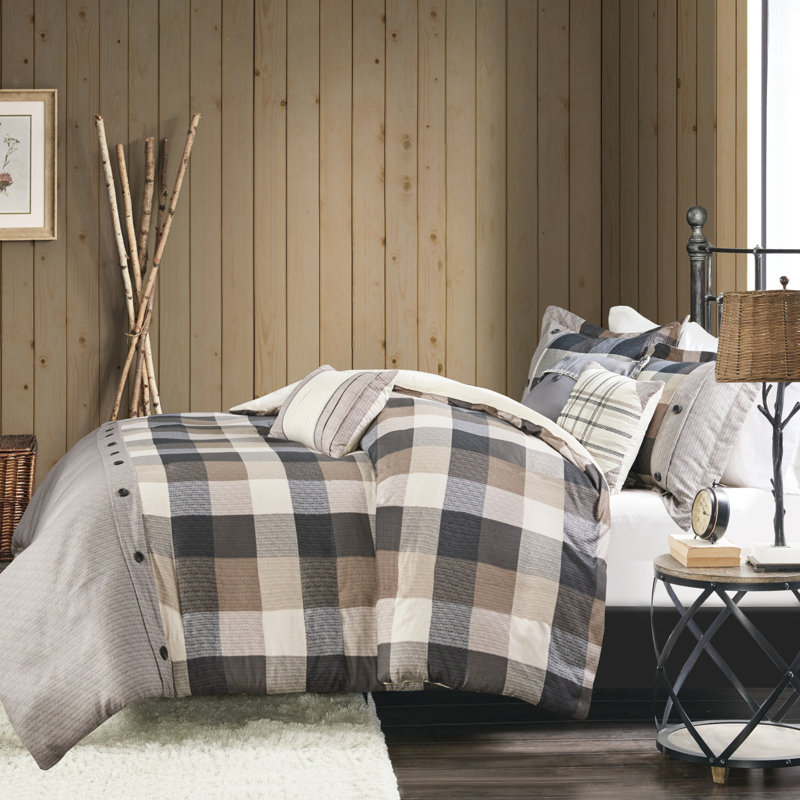 639891570-E60E Bedding