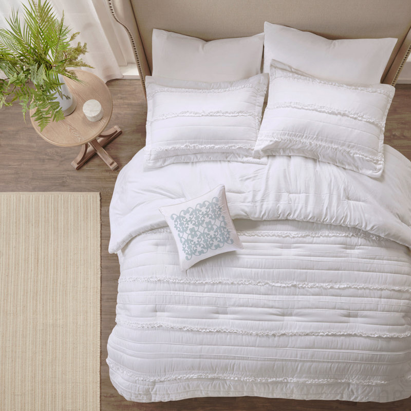 5 Piece   Ruffled Comforter Set White Queen, Queen Comforter + 4 Additional Pieces