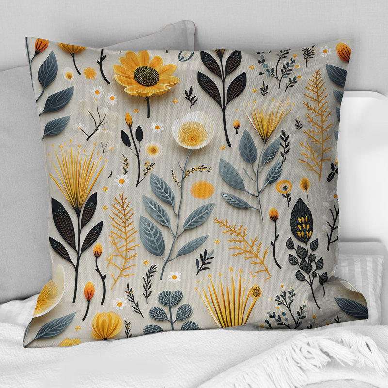 Nature's Exquis Floral Collage II - Coussin décoratif imprimé floral, H 16 po x l 16 po