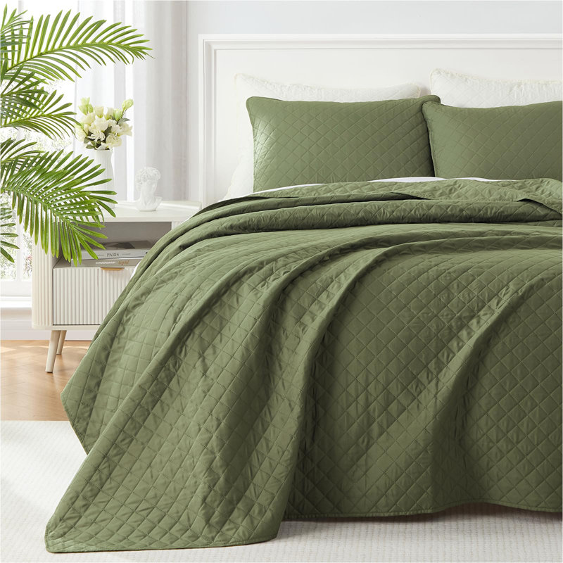 Homelike Moment Twin Quilt Set, Lightweight Quilts, Soft Beige, Queen Quilt + 2 Standard Shams, Diamond Olive Green