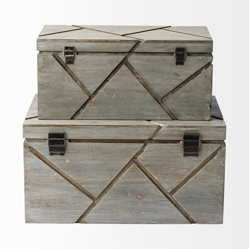 Ensemble de deux boîtes en bois avec détails sculptés