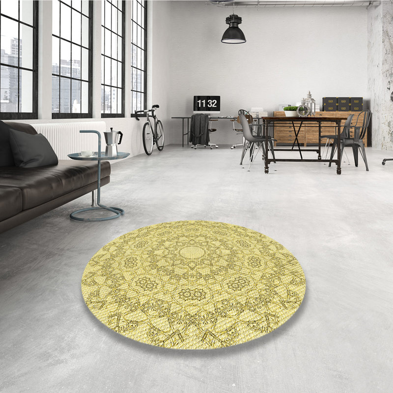 Indoor Rug, Round 3'