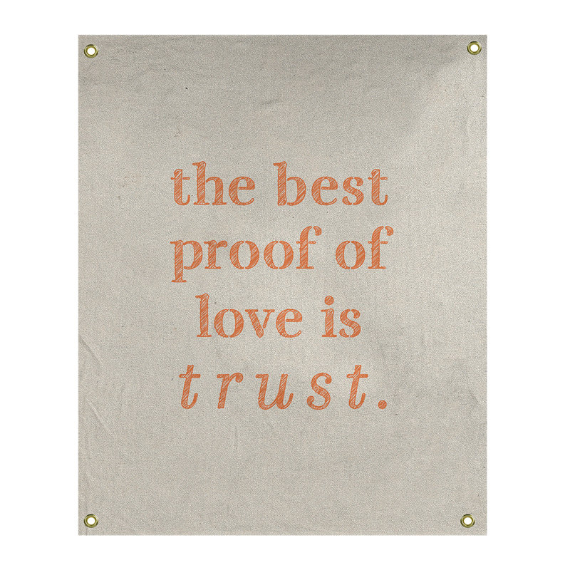 Tapisserie en polyester et citation manuscrite en polyester, H 36 po x l 26 po, Blanc / Orange