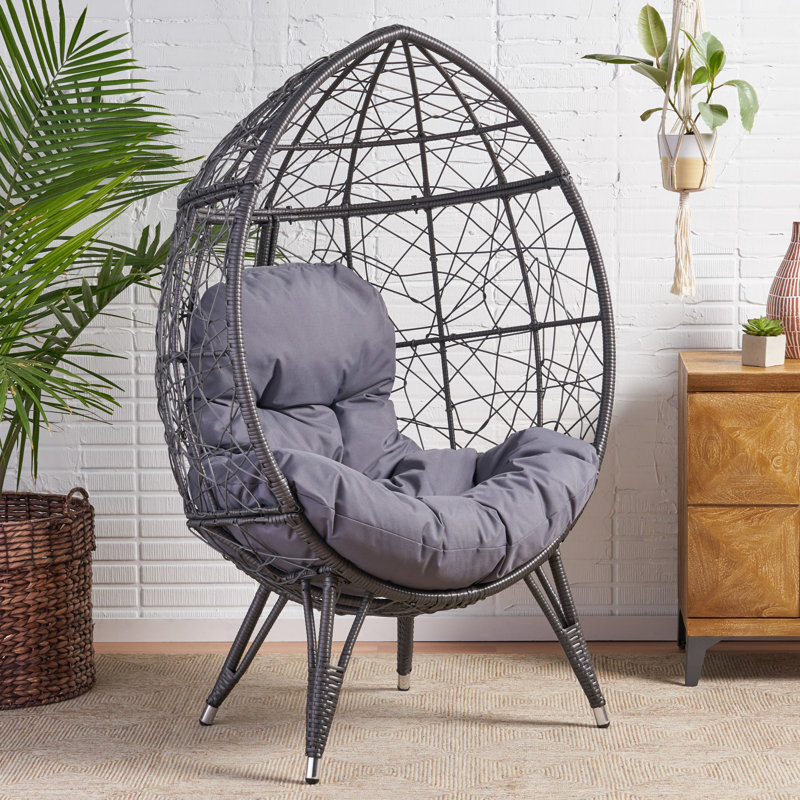 Chaise en forme de goutte - beauté artisanale, délice d'extérieur Élégante caractéristique d'utilisation en forme de goutte, patio