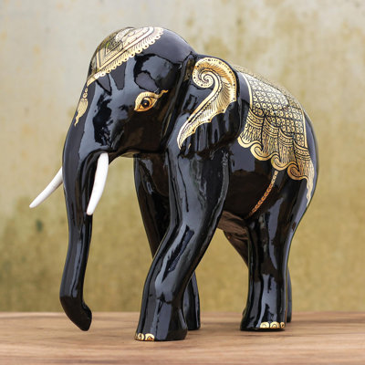 Darrean Figurines & Sculptures