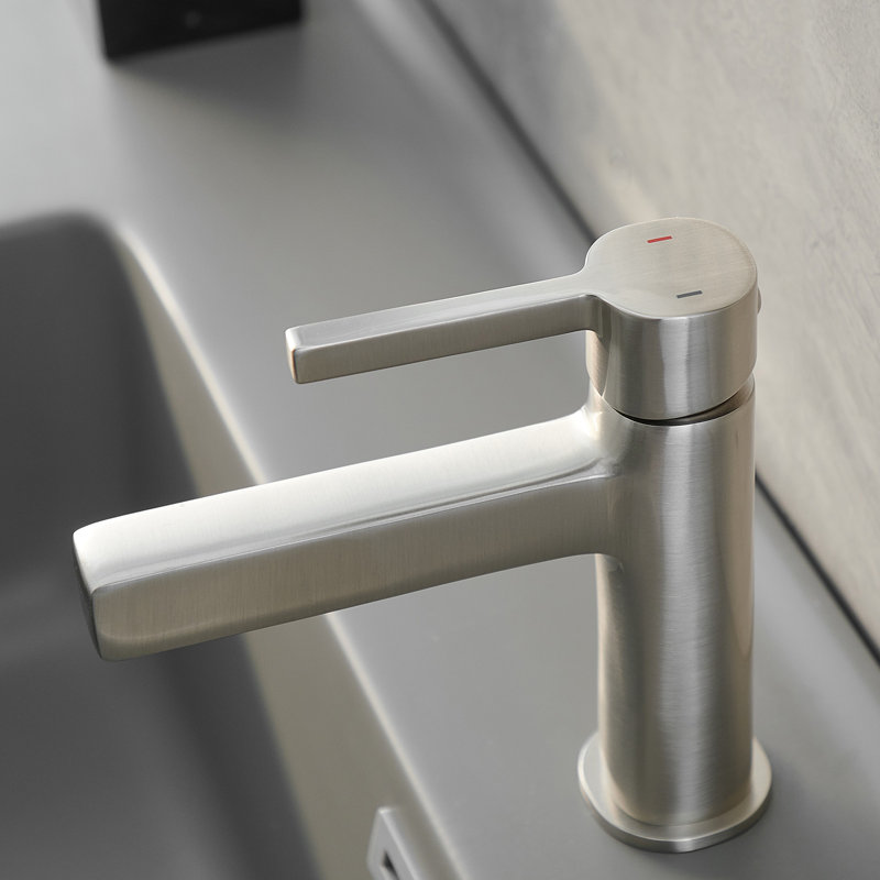 Single-Hole Single-handle Bathroom Faucet with Drain Assembly, Brushed Nickel