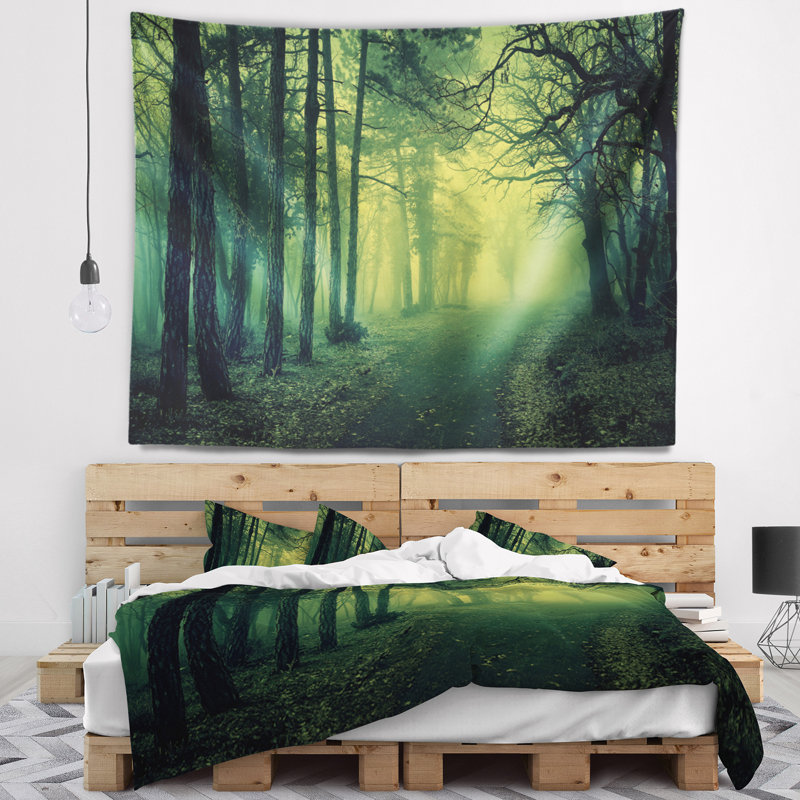 Tapisserie verte feu vert, H 32 po x l 39 po