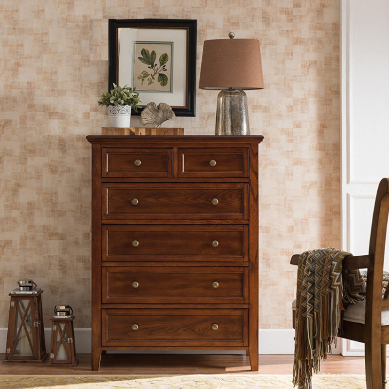 Commode en chêne simple de style rétro