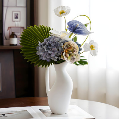 Ornements de fleurs simulées
