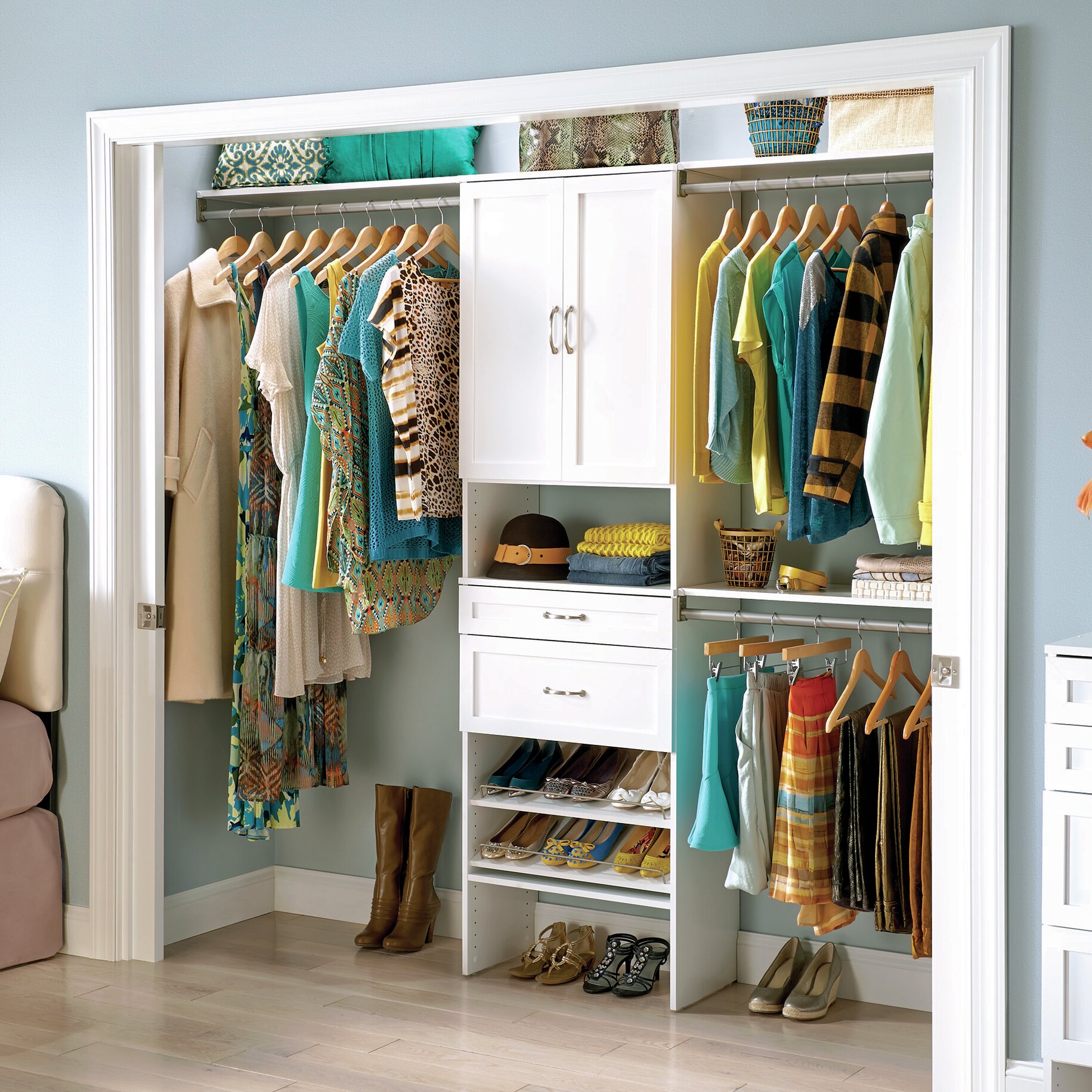 https://assets.wfcdn.com/im/47800156/compr-r85/3136/31369101/suitesymphony-84-w-120-w-closet-system-with-doors-drawers-and-shoe-shelves.jpg