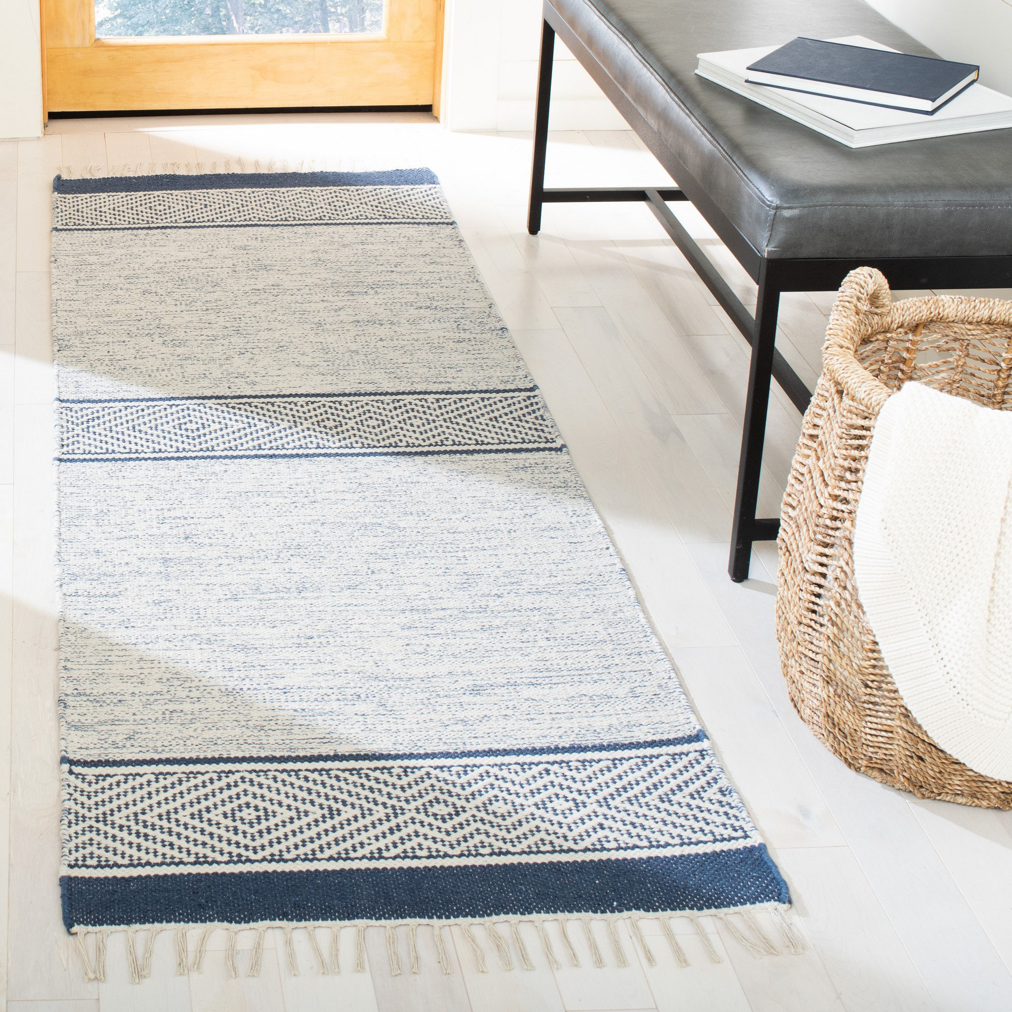 Dakota Fields Handmade Flatweave Cotton Ivory/Navy Rug & Reviews Wayfair