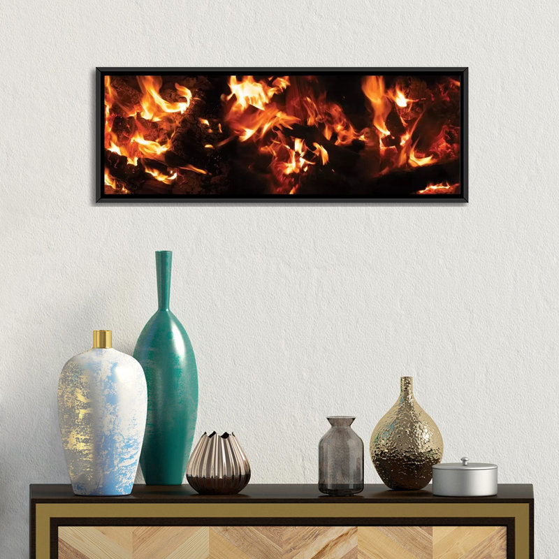 «Close-Up of Bonfire at Night I», reproduction de photo sur toile, H 12 po x l 36 po x P 1,5 po, Toile avec cadre noir