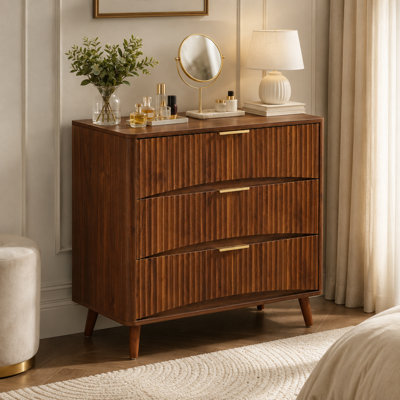 Deux armoires de rangement à trois tiroirs de couleur noyer, une armoire de style Mid-Century à rainures verticales en bois massif avec poignées en métal convenant aux salons et aux chambres à coucher.