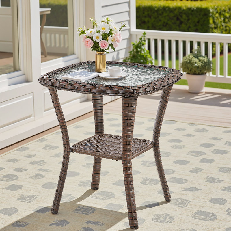 Table d'appoint carrée en rotin 23 x 20 x 20 po pour l'extérieur