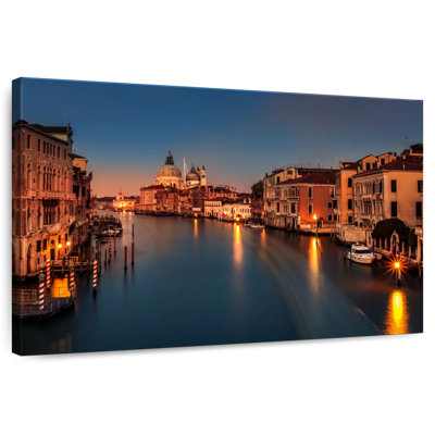 Hannes Grand Canal At Dusk
