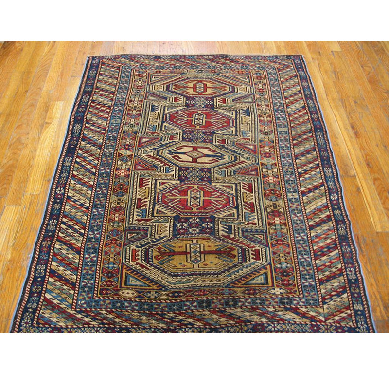 Tapis multicolore de style Shirvan des années 1890