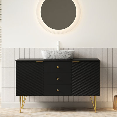 Meuble-lavabo autoportant de 48 pouces avec lavabo, armoire noire avec pieds dorés, 3 tiroirs de rangement, 2 portes, lavabo en céramique à motif de marbre blanc, surface en pierre frittée et bordure élégante de 48 po