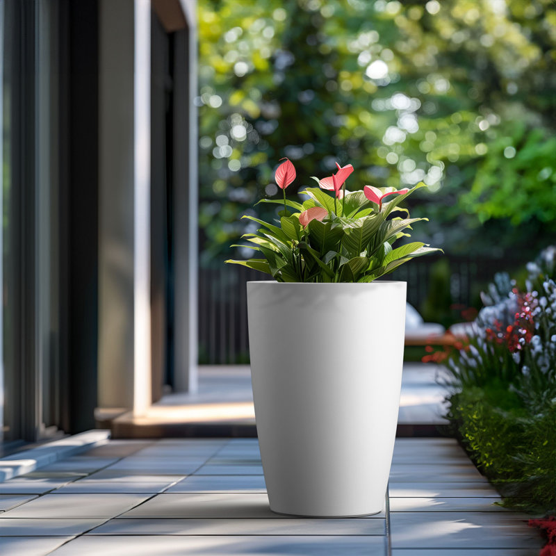 Pot à fleurs en ciment Drumagorgan, Blanc frais, H 17,7 po x l 19,7 po x P 19,7 po