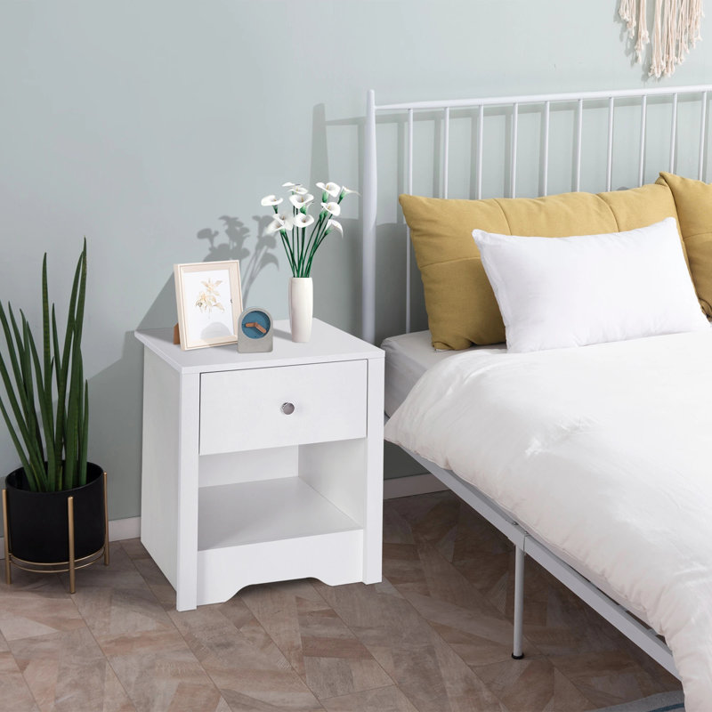 Annil Side Table