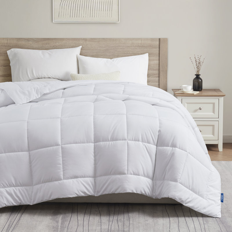 All Season Solid Lightweight Down Alternative Comforter, White, Queen Comforter