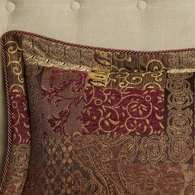 4 Piece Comforter In Brown For King Bed With Fillings Delicate Details