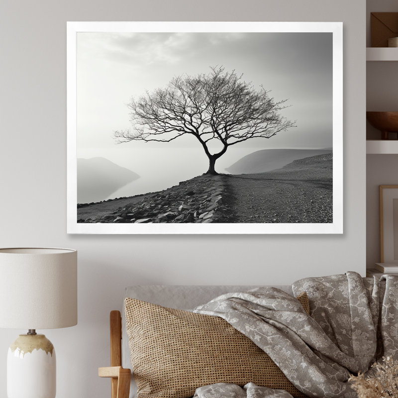 «A Beautiful Tree In Lakeside Scenery», reproduction sur toile, Cadre simple blanc, H 16 po x l 32 po x P 1 po