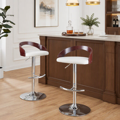 Tabouret de bar réglable avec pivot en métal chromé, bois d'acajou et similicuir blanc avec repose-pieds arrondi en T - ensemble de 3