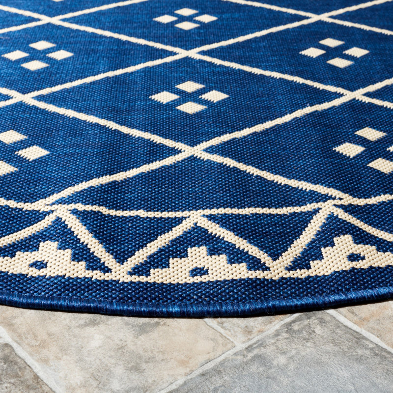 Amarien Performance Geometric Indoor/Outdoor Area Rug, Round 6'7"