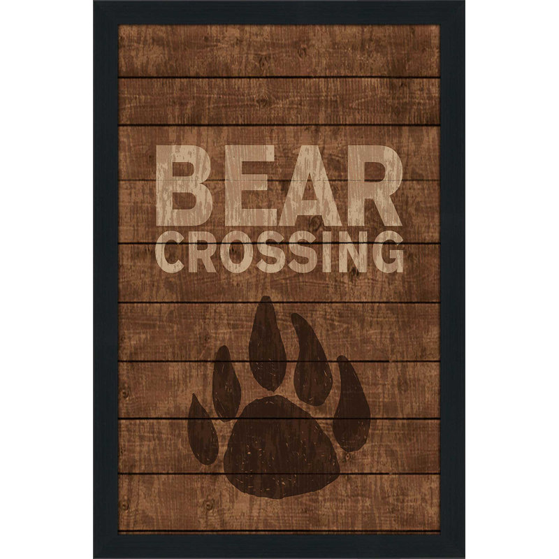 «Bear Crossing», reproduction d'impression, H 49,5 po x l 33,5 po x P 1 po, Cadre espresso