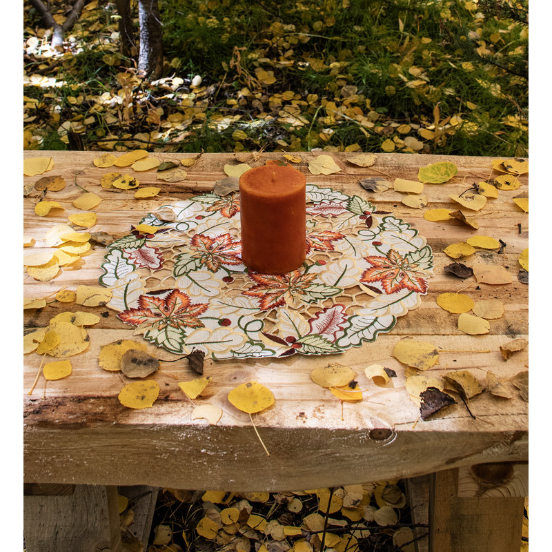 Feuille d'érable d'automne multicolore brodée Riggleman, Rond 15 po