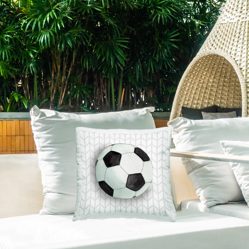 Design de coussin d'extérieur imprimé ballon de soccer sur chevron par Sharon Kuplack