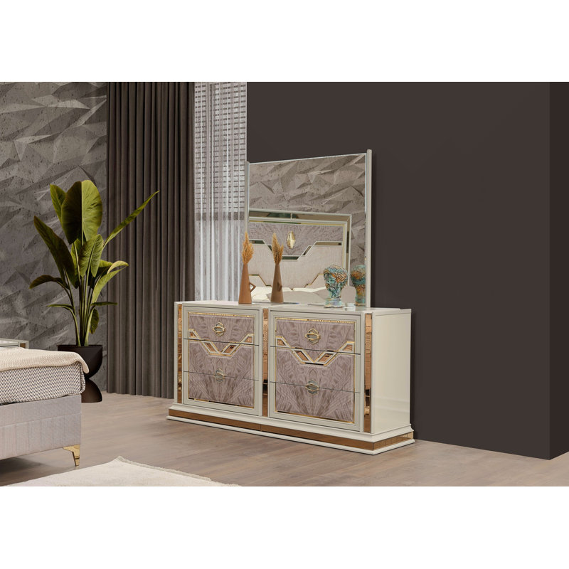 Ensemble de 4 pièces rembourrés Omari en bois et or