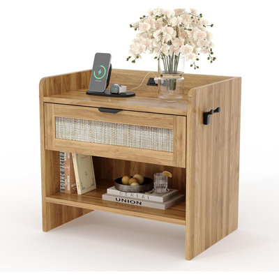 Table de chevet en rotin, table de chevet, table de chevet Boho avec station de charge Type-c, 1 tiroir de rangement