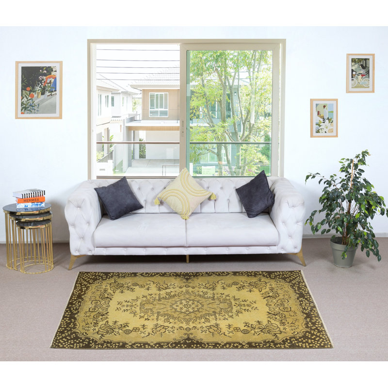 Tapis turc rétro de 3,8 x 7 pi de couleur jaune pour des intérieurs modernes