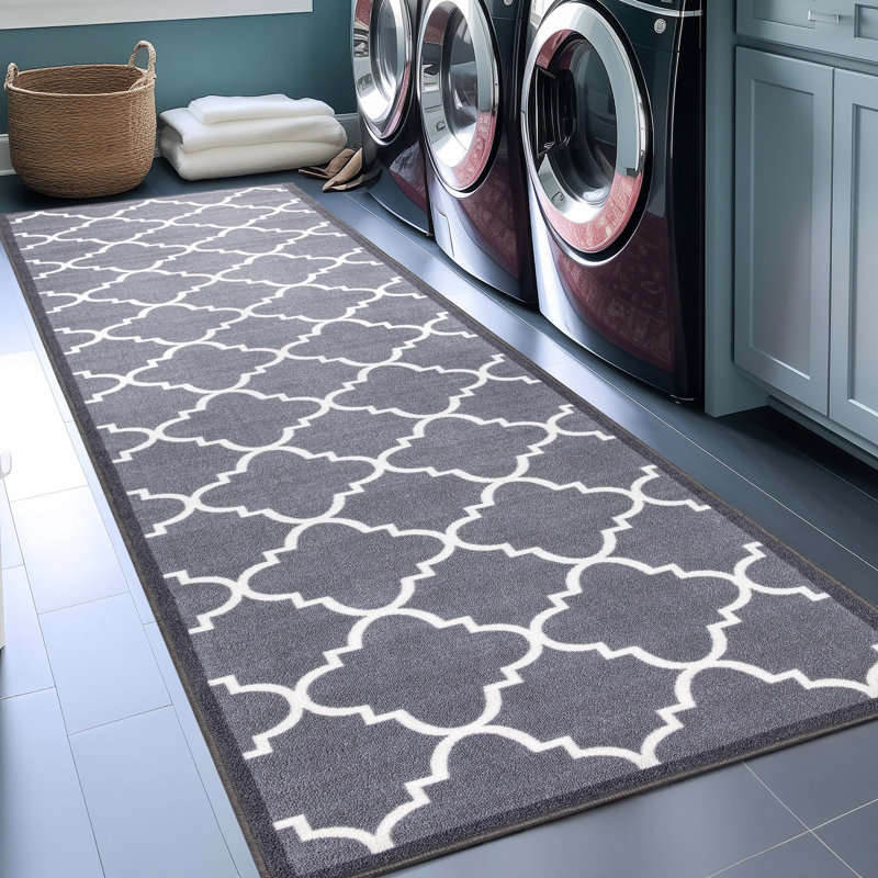 Tapis gris antidérapant à motif treillis Bethie, Tapis de couloir 2 pi 7 po x 9 pi 10 po