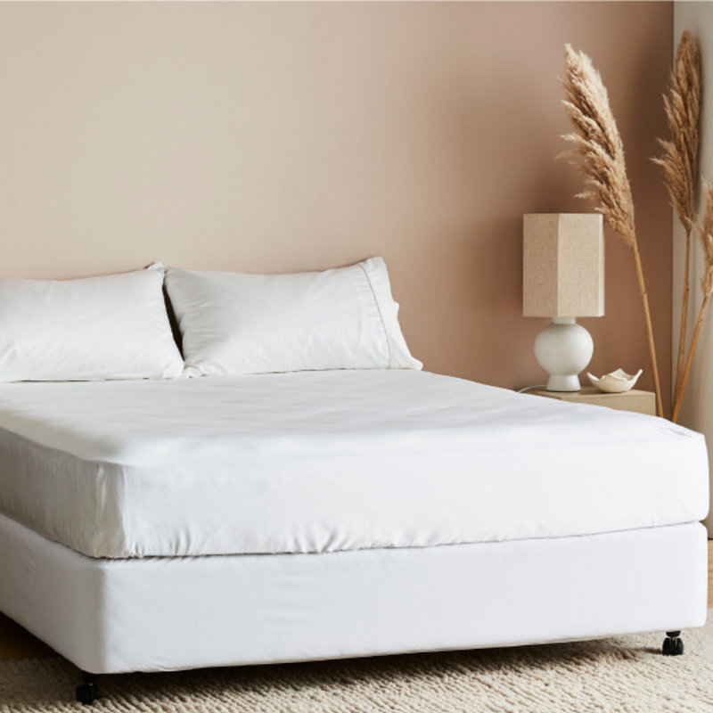 Full Size White Bamboo Mattress Protector