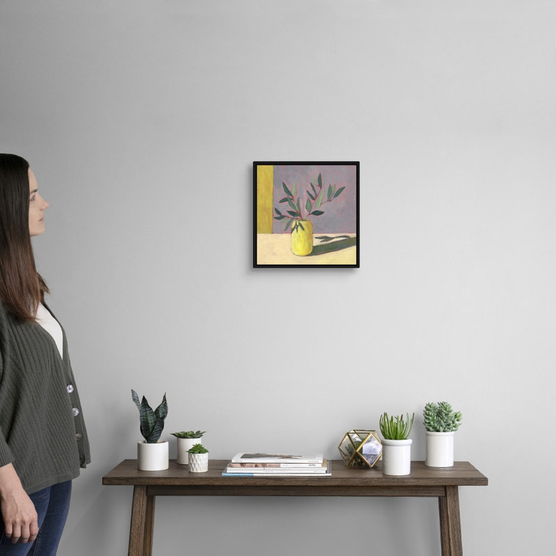 «Yellow Vase II», art mural sur toile, H 14 po x l 14 po, Toile avec cadre noir