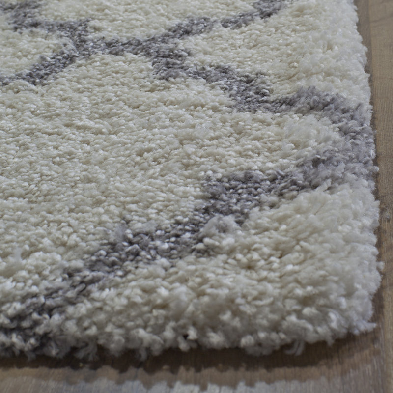 Feather Shag Contemporary Ivory grey Quatrefoil Area Rug, Rectangle 2' x 4'