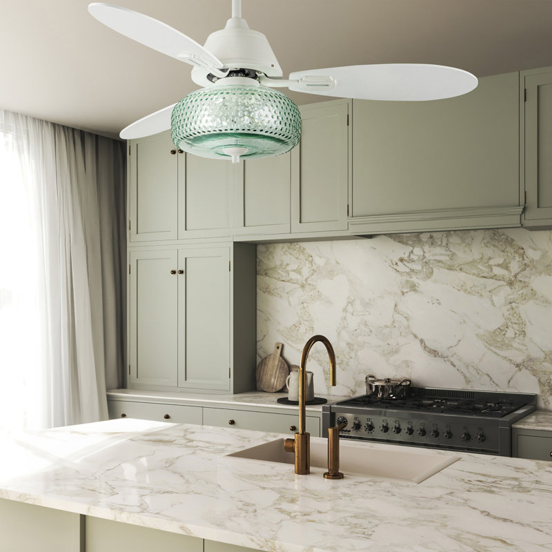 Ventilateur de plafond à DEL 42 po Cecile avec abat-jour en verre soufflé à la main vert écume et télécommande, Blanc