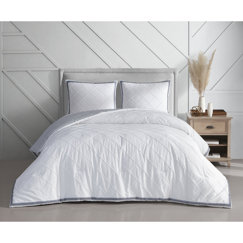 Cotton Channel Geometric Shapes Comforter, Queen Comforter + 2 Standard Shams