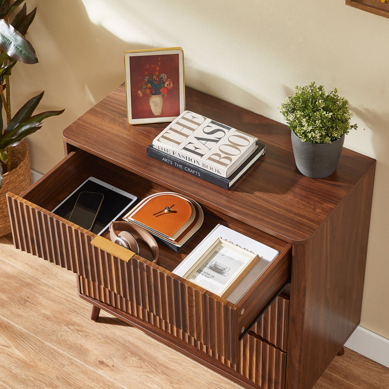 Ensemble de commode 3 tiroirs cannelés, commode de style Mid-Century moderne avec rainures verticales, armoire de rangement en bois massif avec poignées en métal pour le salon de la chambre à coucher