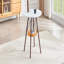 Table de salle à manger circulaire de 31,5 pouces de diamètre, plateau de table en panneau de fibres à densité moyenne blanc, pieds en bois massif de noyer, avec structure de panier de rangement suspendue. Une table basse décontractée pouvant accueillir de 2 à 4 personnes.-1533442899